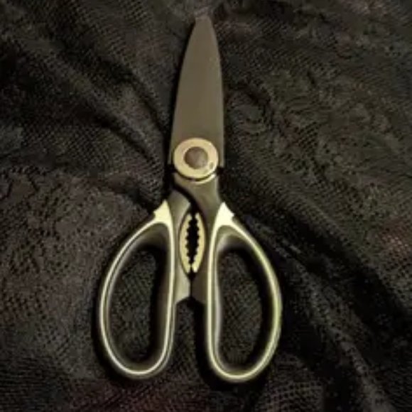 2 pack Heavy Duty Kitchen Scissors - Dishwasher Safe Meat, Poultry, and General - Picture 4 of 8